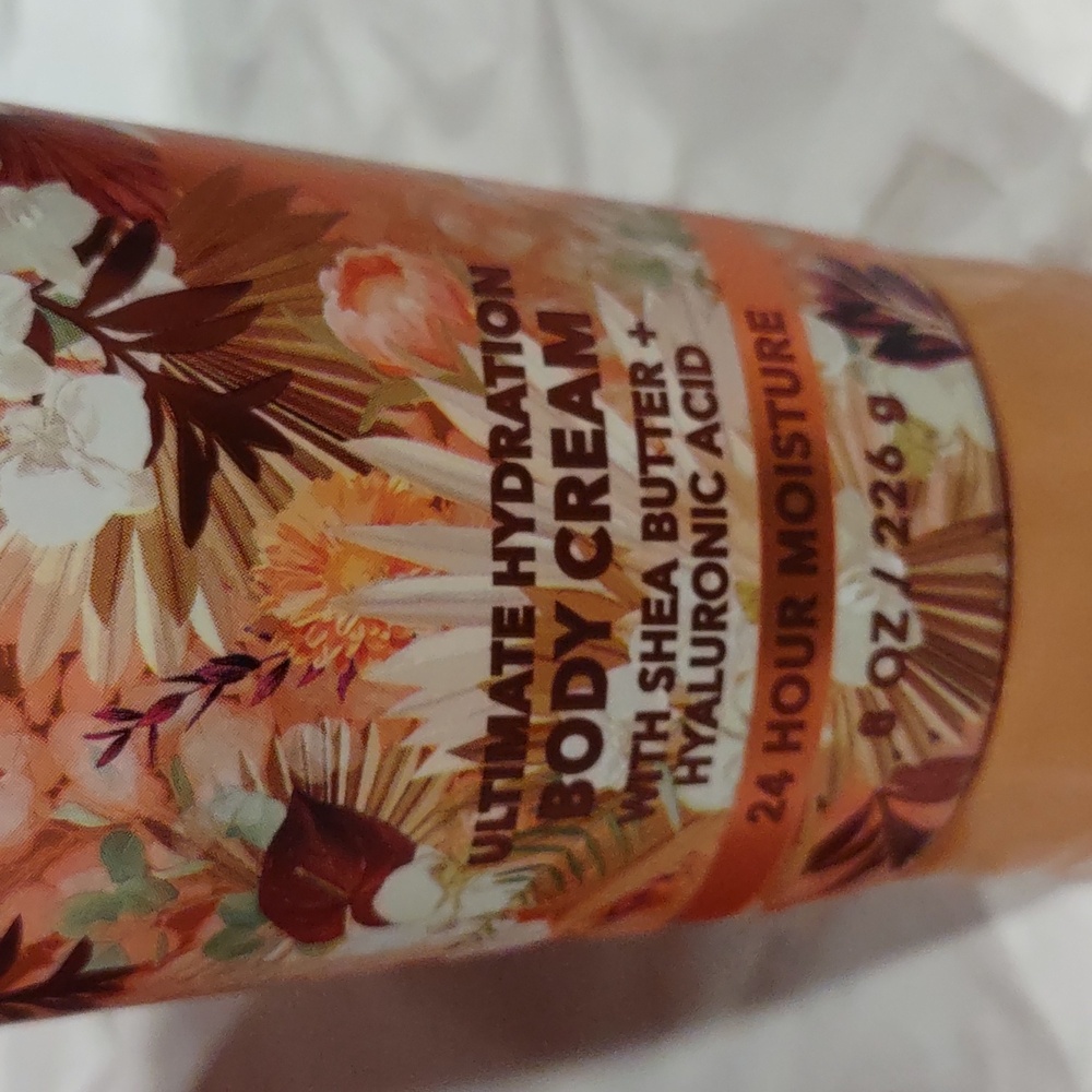 Bath & Body Works Fall in Bloom Body Cream and Pumpkin Pecan Waffles Set - Picture 3 of 6